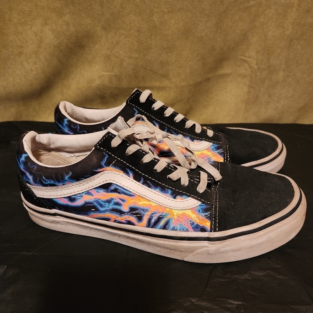 Electric lightning van sneakers